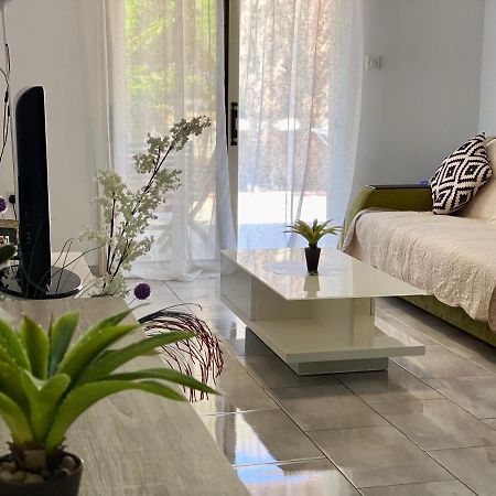 Beautiful Apartment Near The Sea And A Large Private Garden パ フォス エクステリア 写真