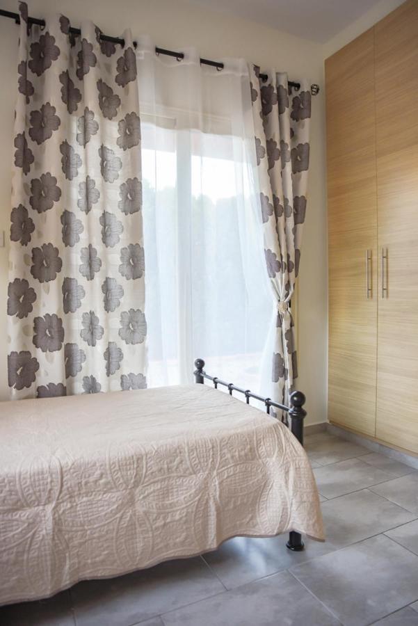 Beautiful Apartment Near The Sea And A Large Private Garden パ フォス エクステリア 写真
