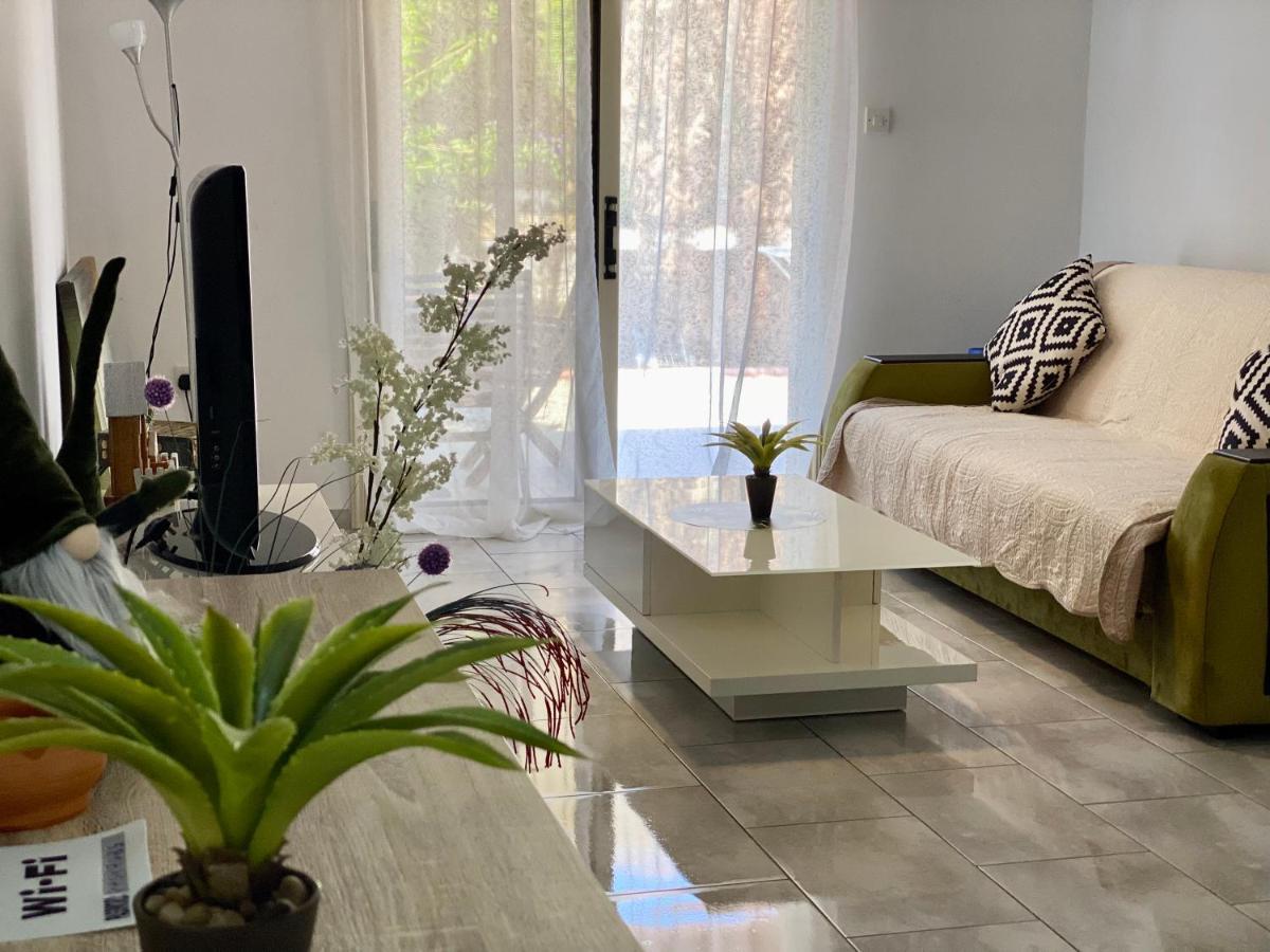 Beautiful Apartment Near The Sea And A Large Private Garden パ フォス エクステリア 写真
